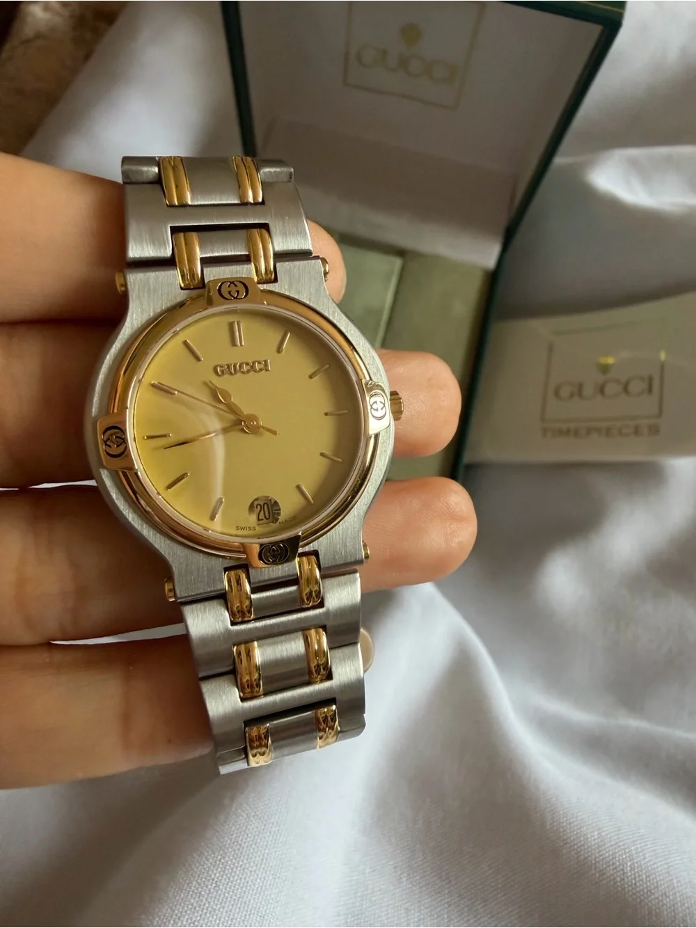 Gucci 9000M Swiss Quartz Watch 31.7mm Two-Tone | Full Bracelet | Box & Papers |